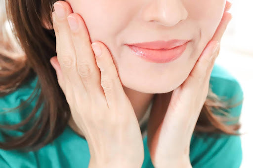 【薬学博士監修】口周りの乾燥に悩む人は必見！原因と対策を知ってしっかりケア